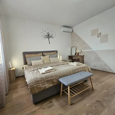 Comfortable Sara 2 With Free Parking *