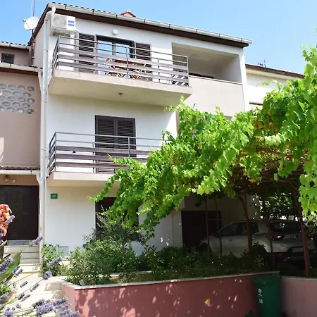 Appartamento Comfortable Sara 2 With Free Parking